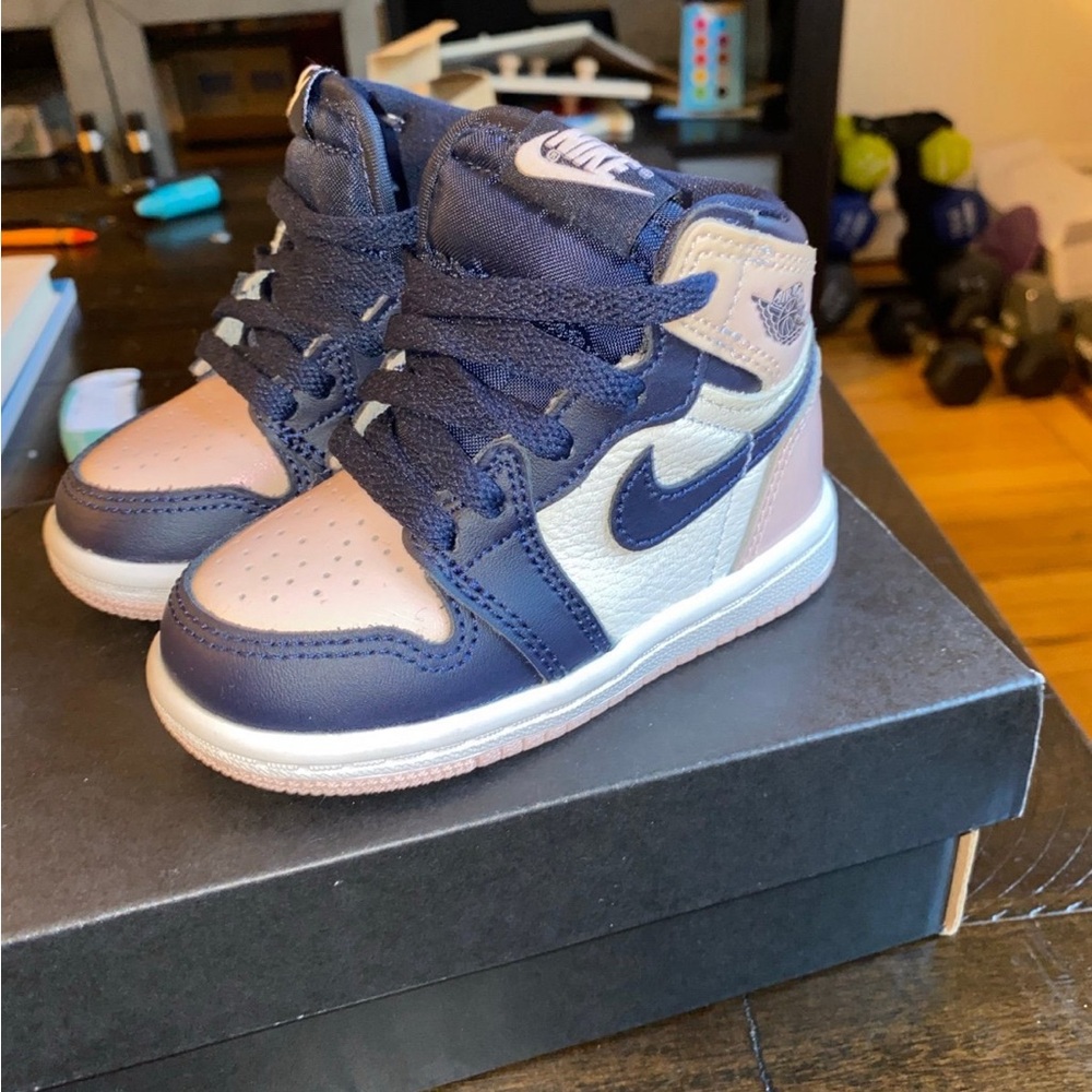 Jordan 1 Atmosphere ‘Bubblegum’
